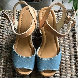 MARC FISHER PEEP TOE ESPADRILLE WEDGE SIZE 5